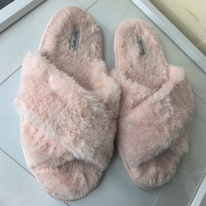 Splendid Furry Slippers - Size S/M - Pink